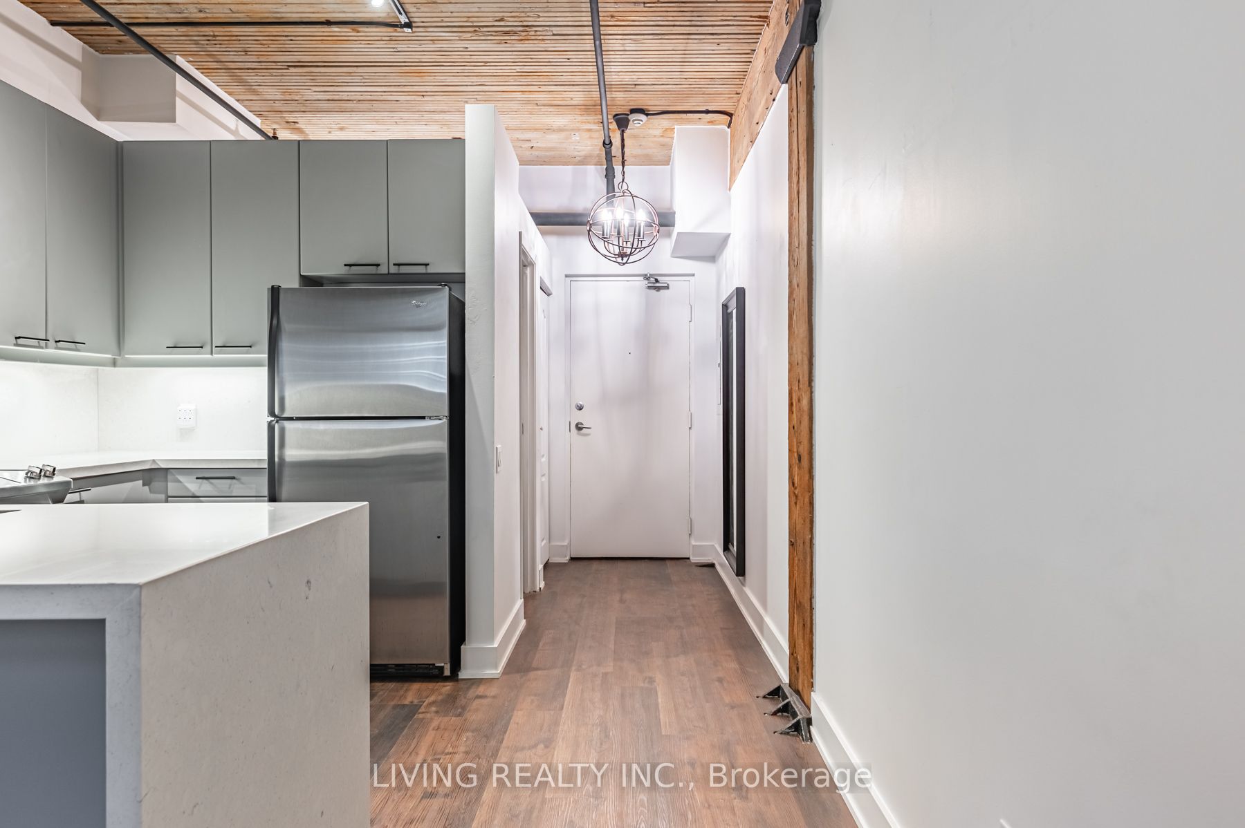781 King St W, #102
