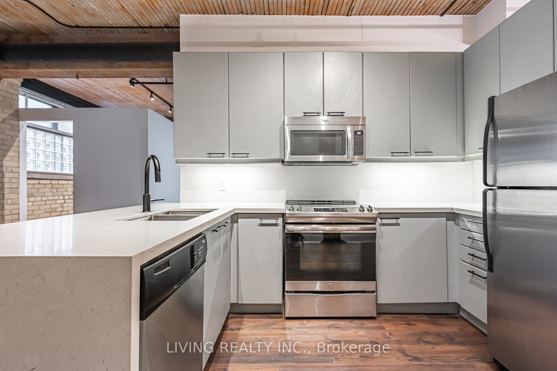 781 King St W, #102