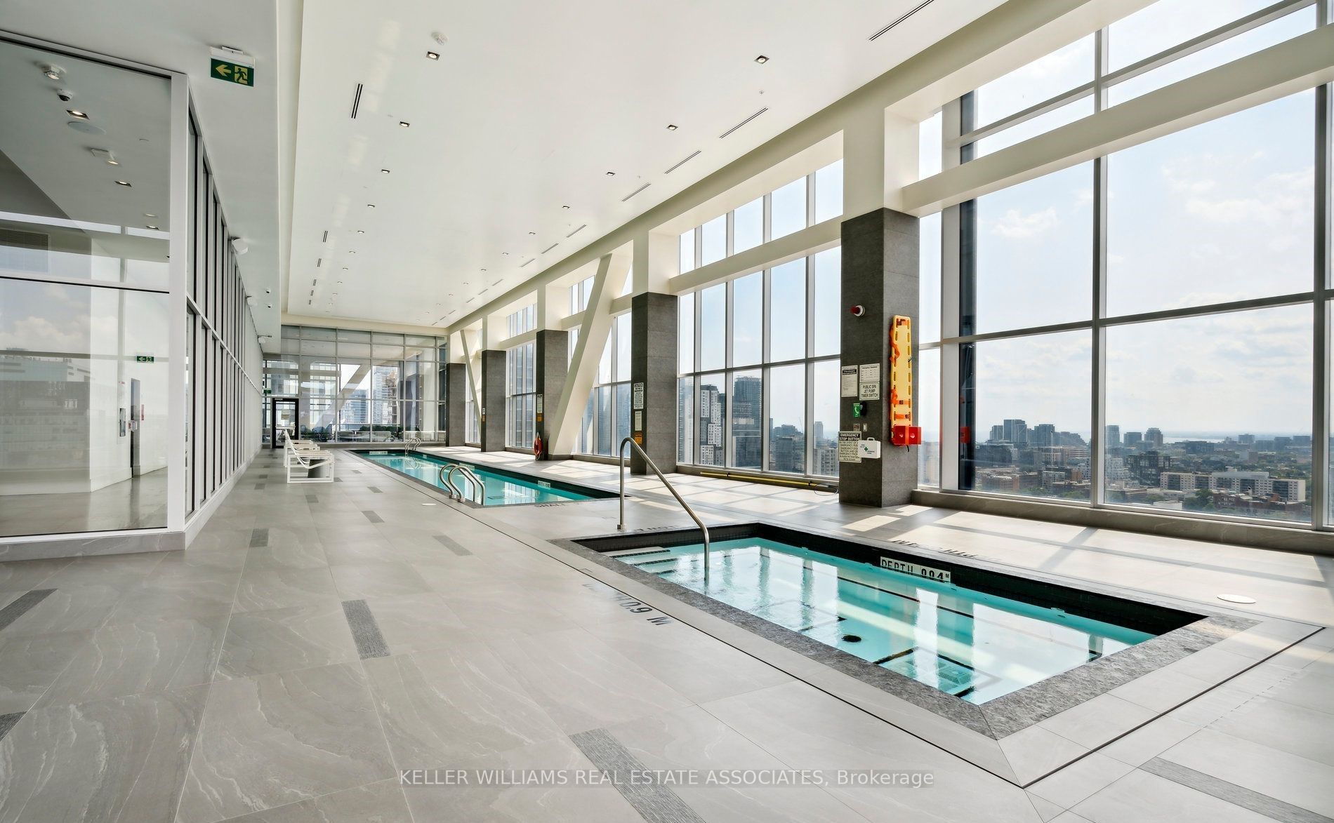 488 University Ave, #2302