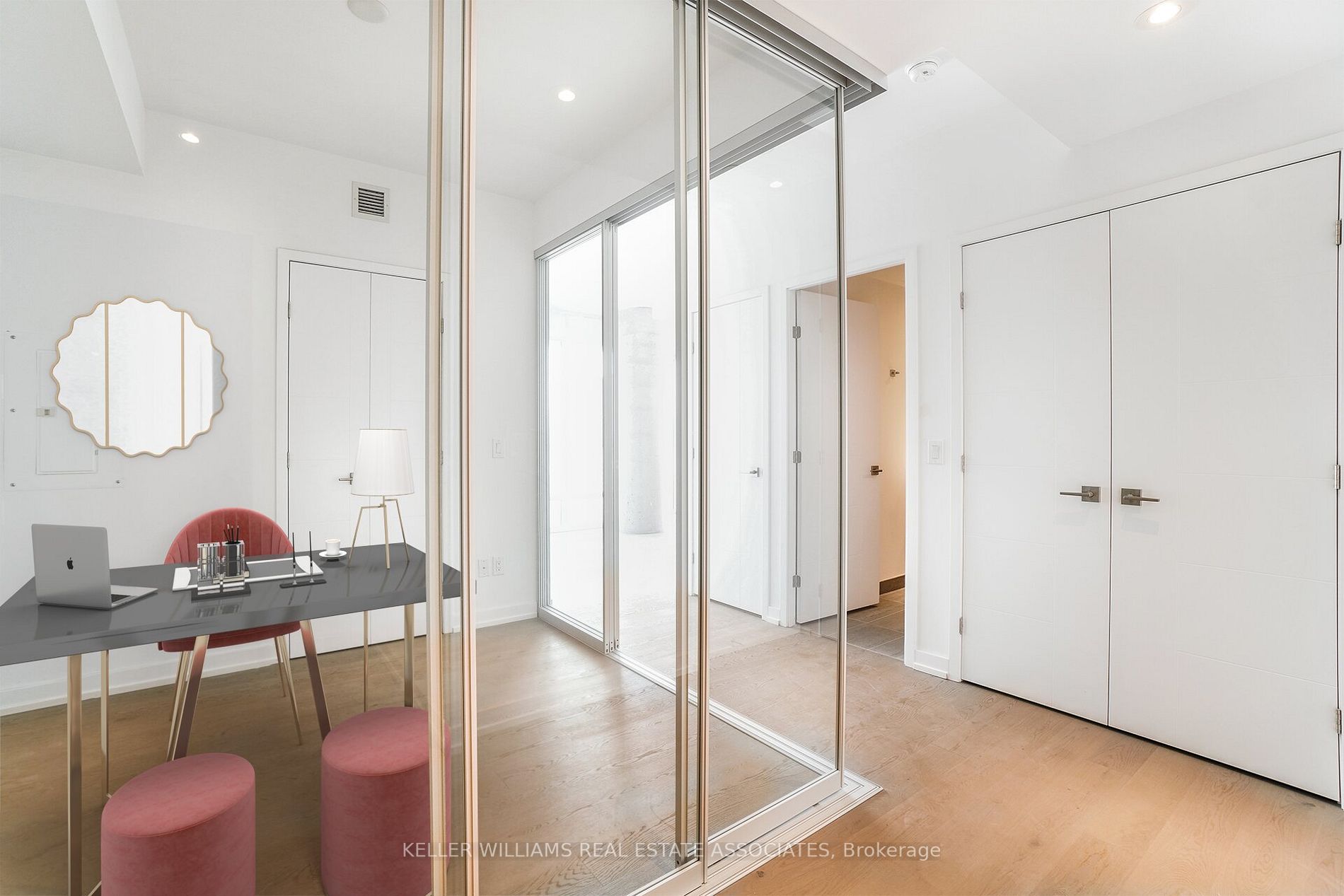 488 University Ave, #2302