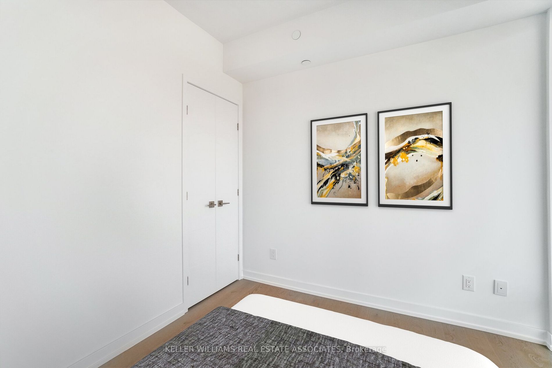 488 University Ave, #2302