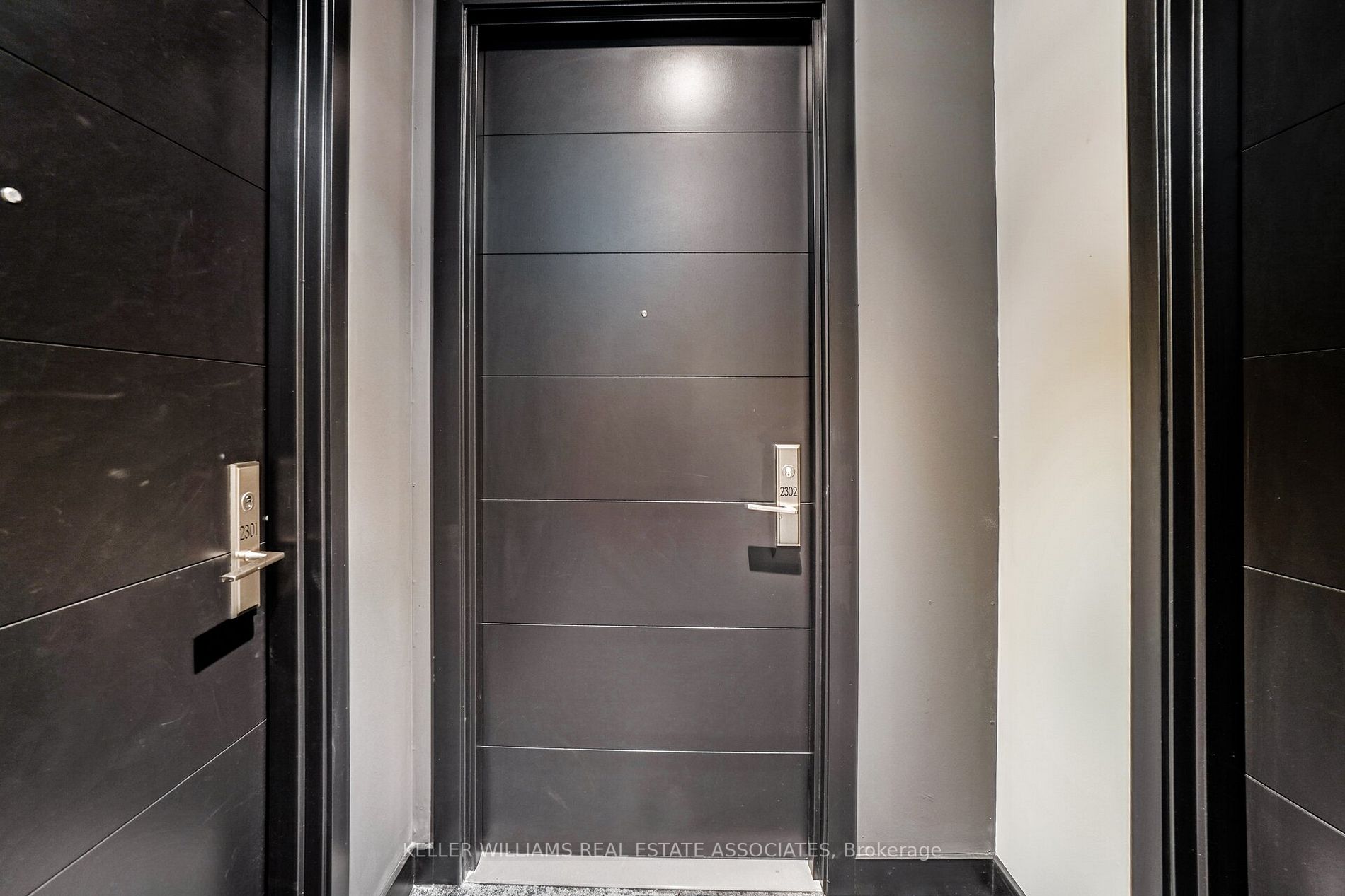 488 University Ave, #2302