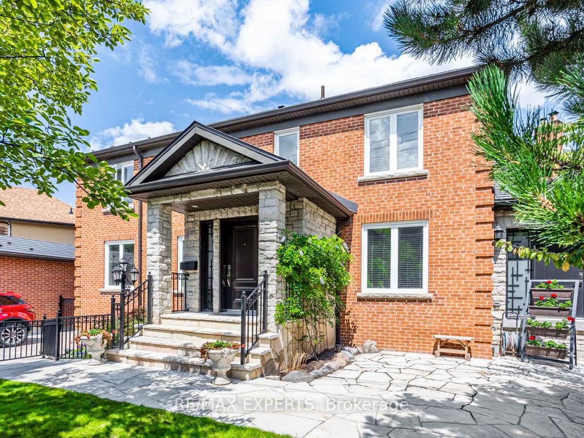 136 Chatsworth Dr