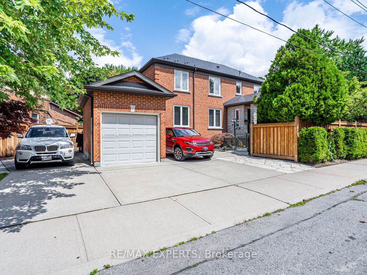 136 Chatsworth Dr