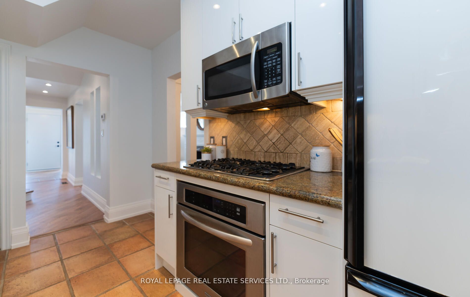 174 Woburn Ave