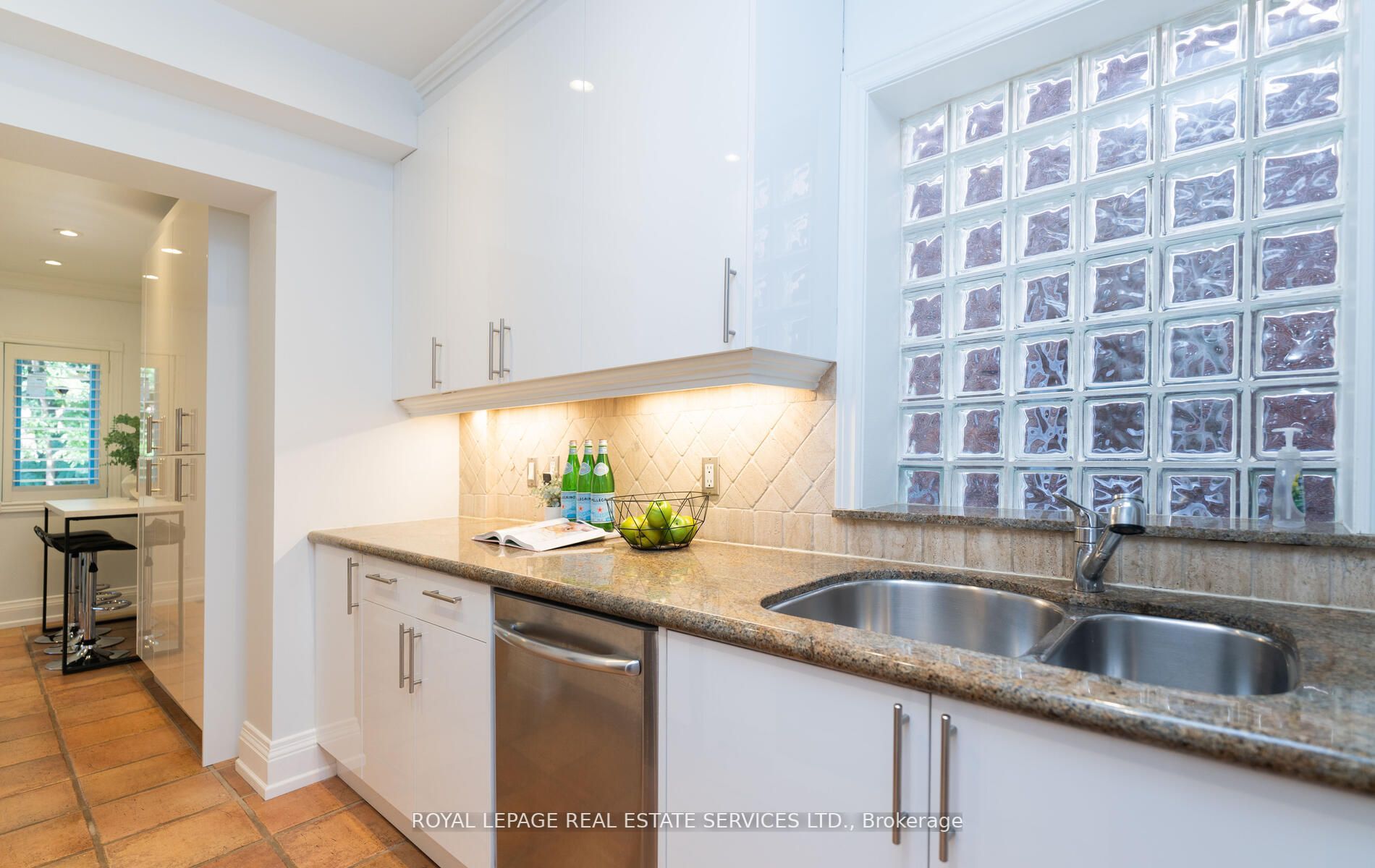 174 Woburn Ave