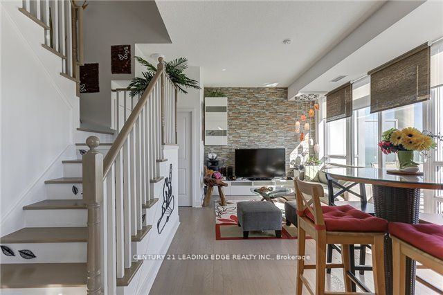 26 Norton Ave, #Ph07