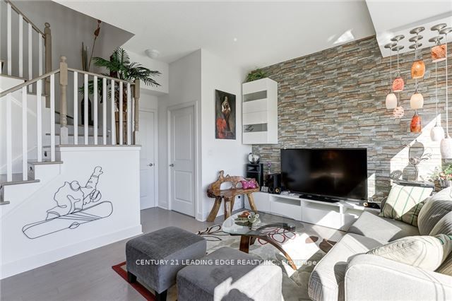 26 Norton Ave, #Ph07
