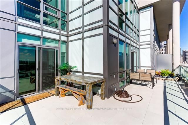 26 Norton Ave, #Ph07