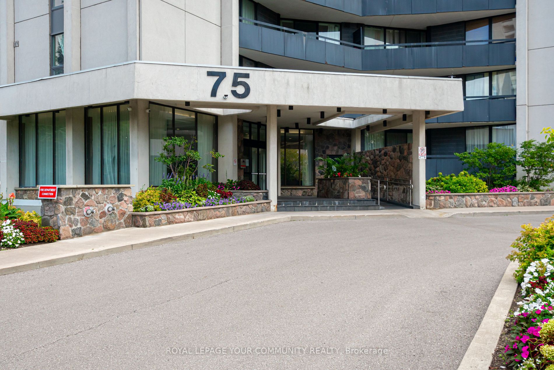 75 Graydon Hall Dr, #1703