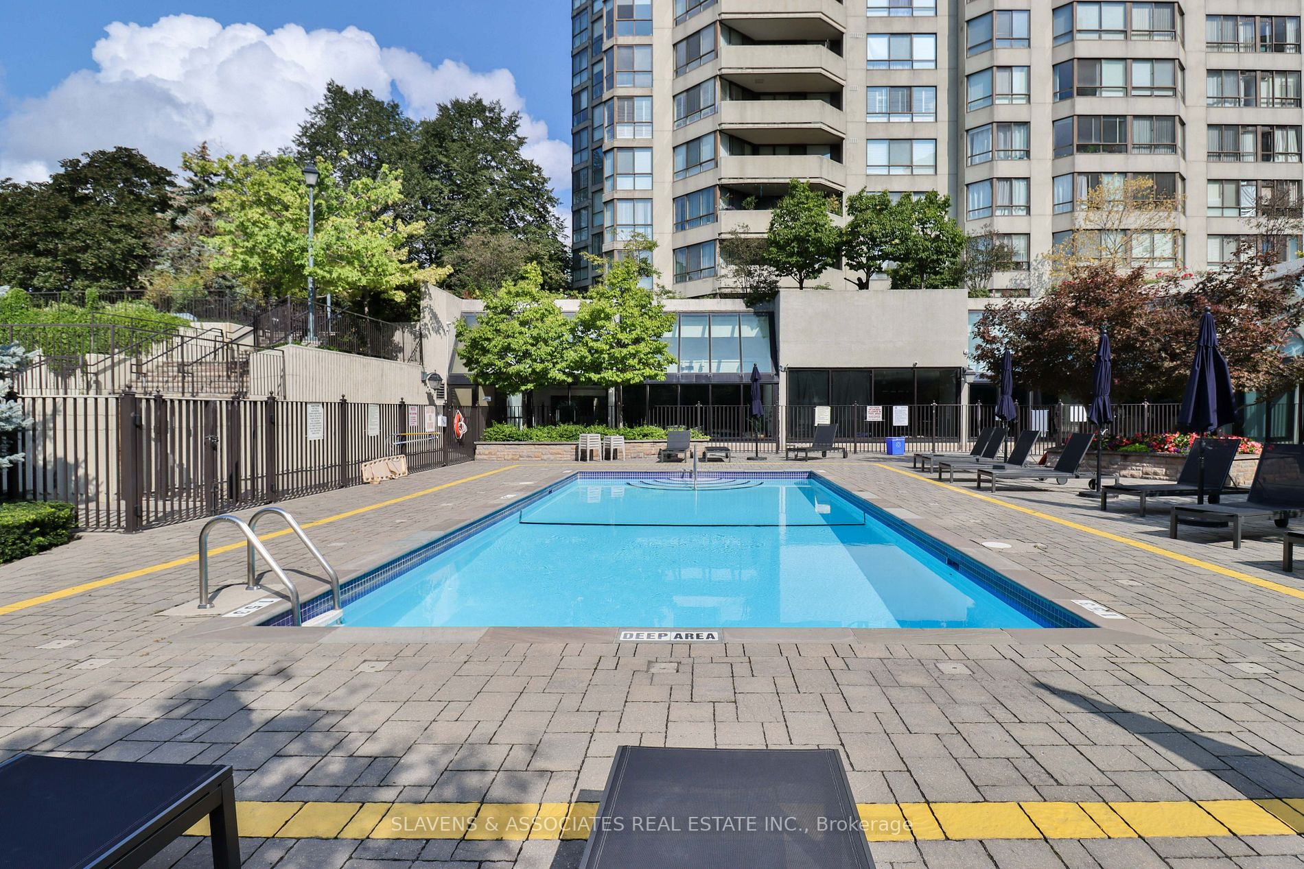 5444 Yonge Street, #303