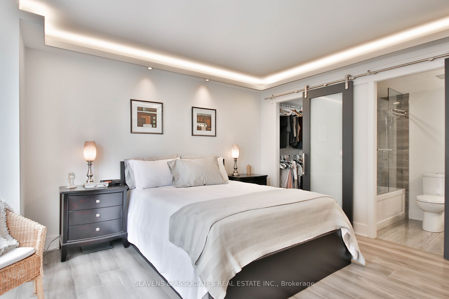 5444 Yonge Street, #303