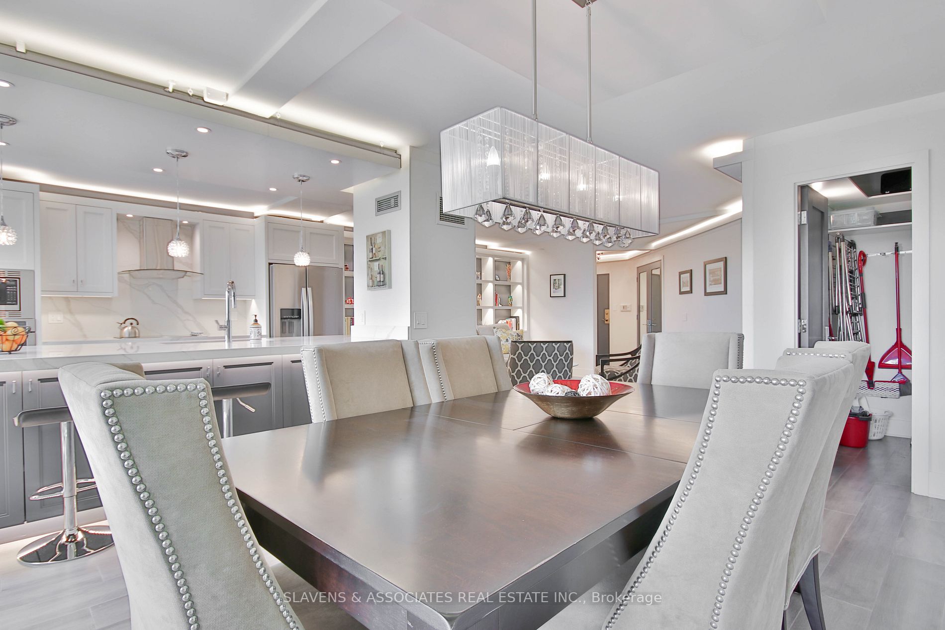 5444 Yonge Street, #303