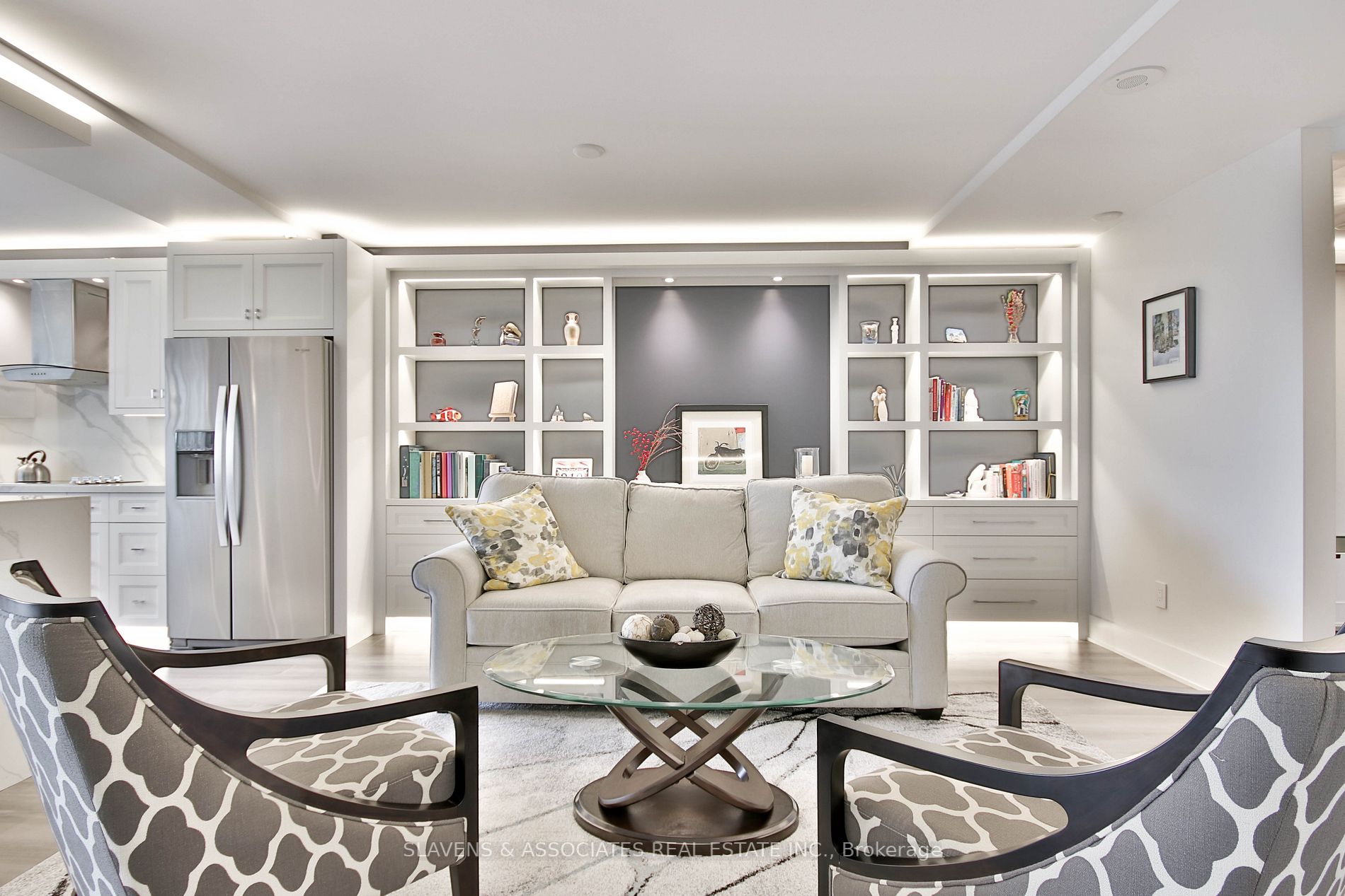 5444 Yonge Street, #303