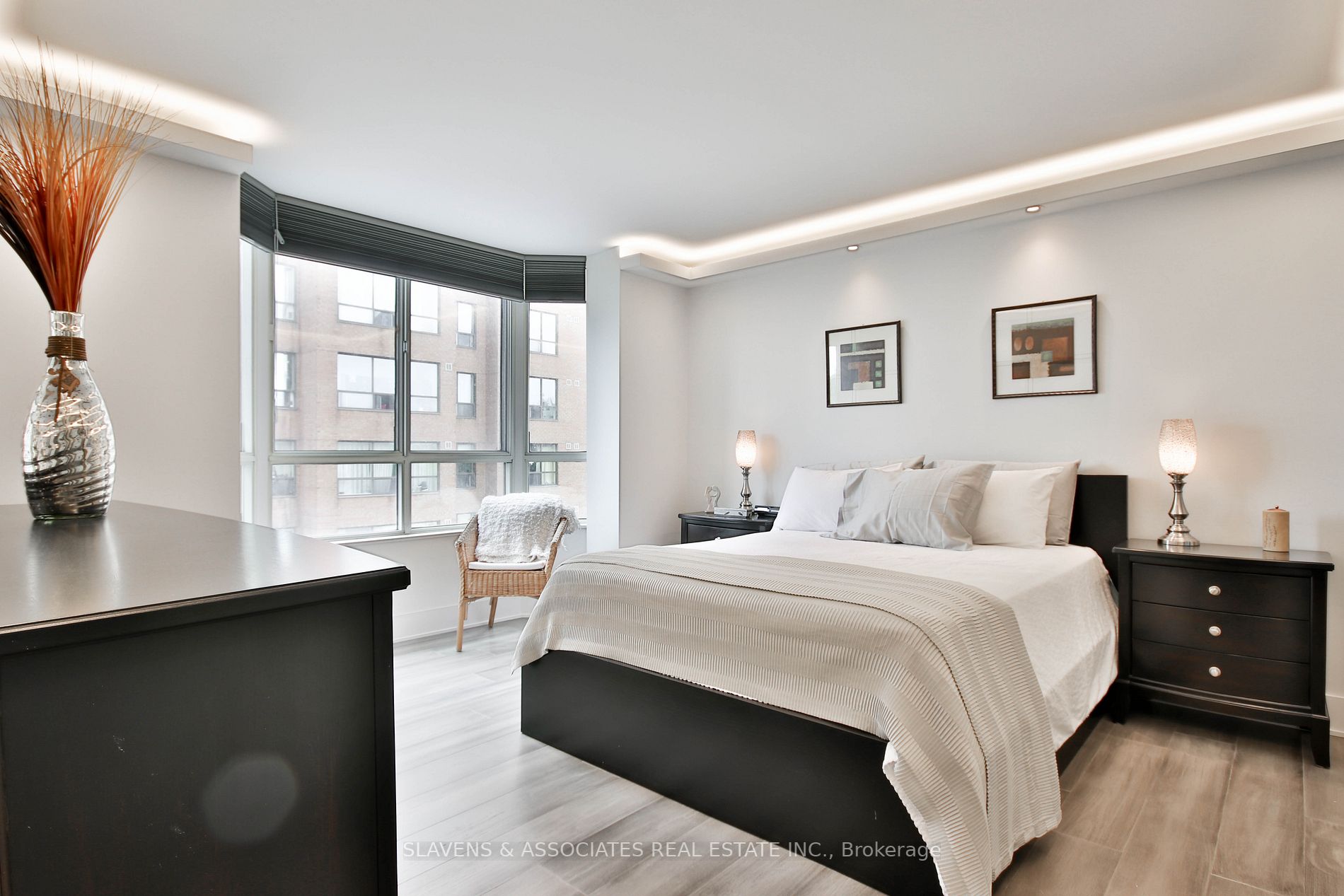 5444 Yonge Street, #303