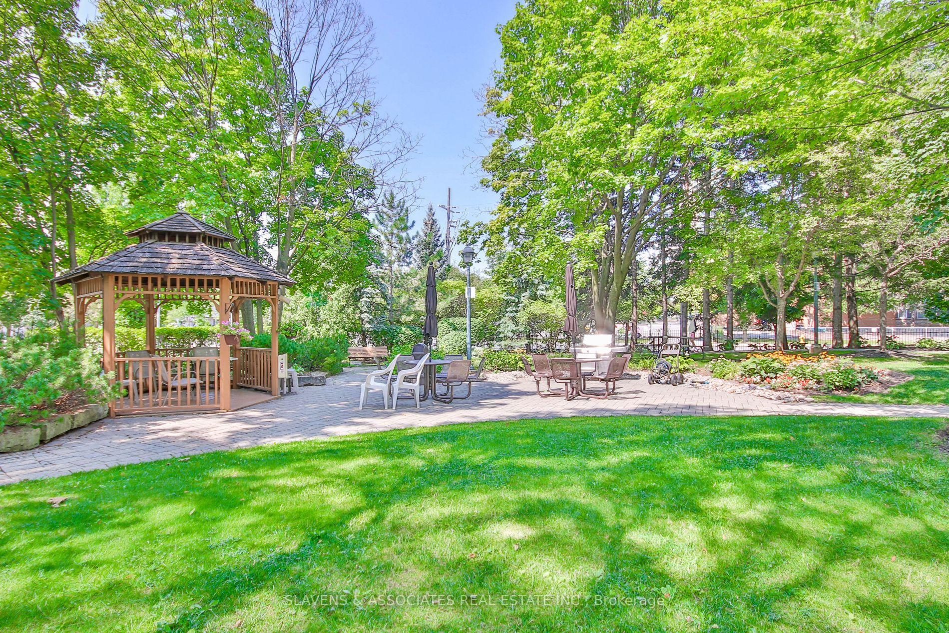 5444 Yonge Street, #303