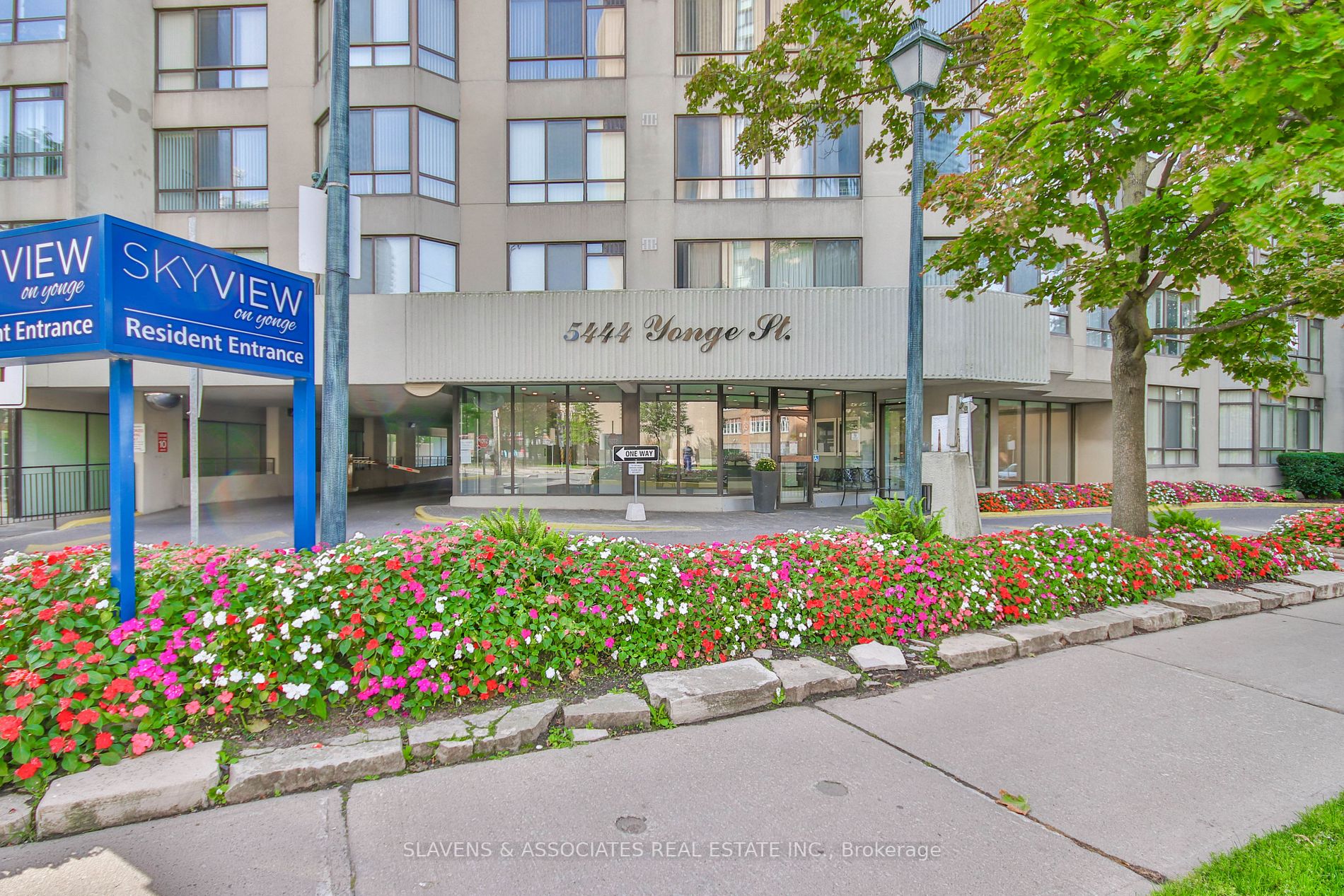 5444 Yonge St, #303