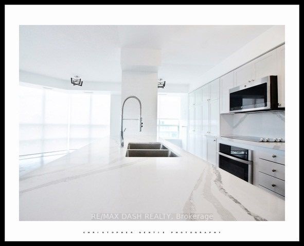 1000 King St W, #705