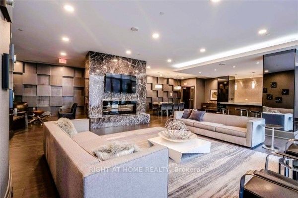 5162 Yonge St N, #2210