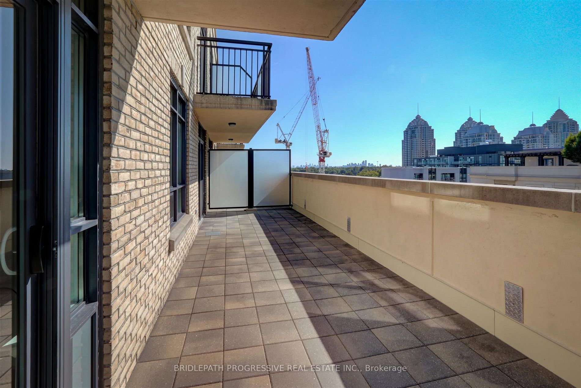 676 Sheppard Ave E, #707