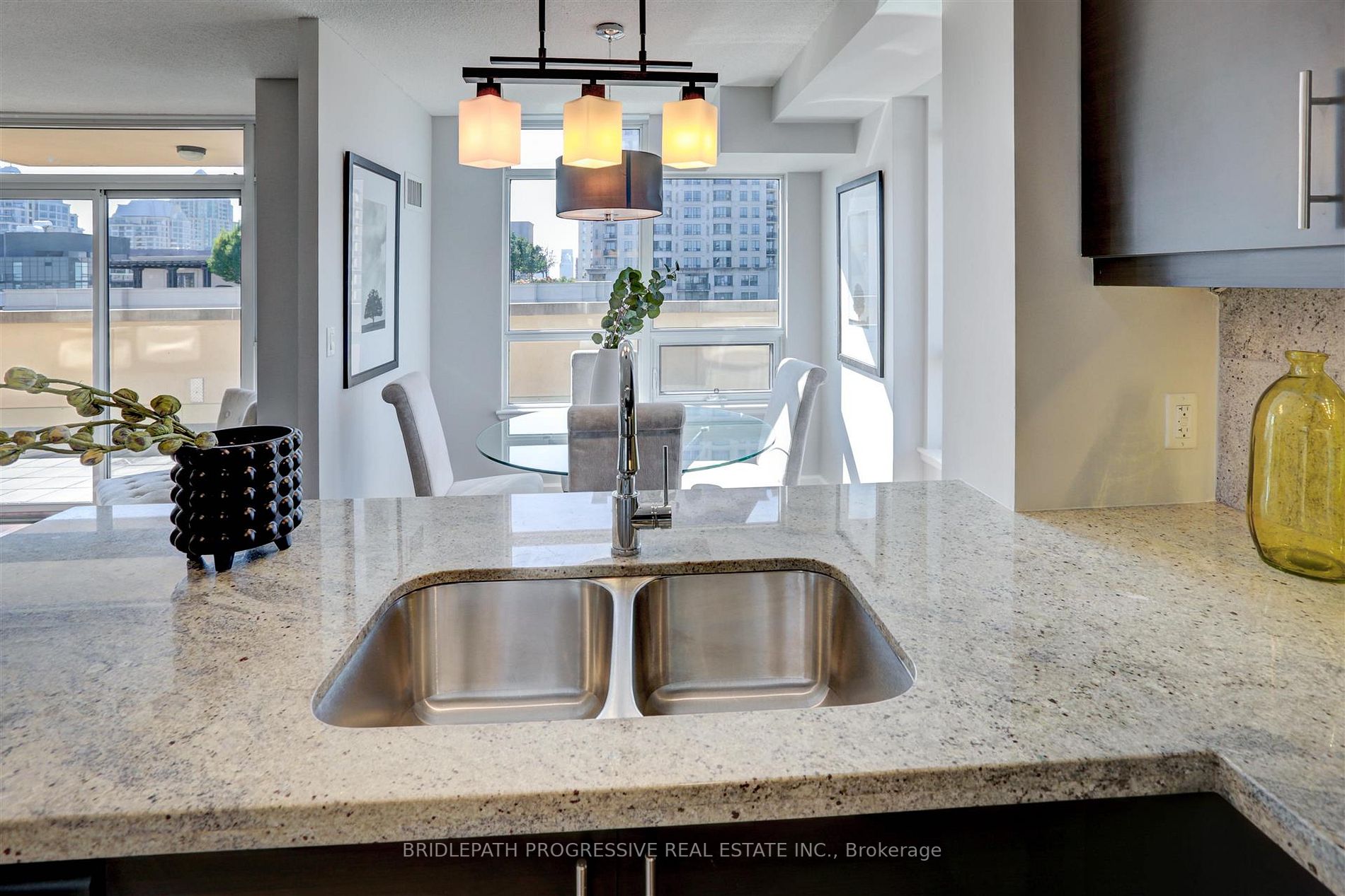676 Sheppard Ave E, #707