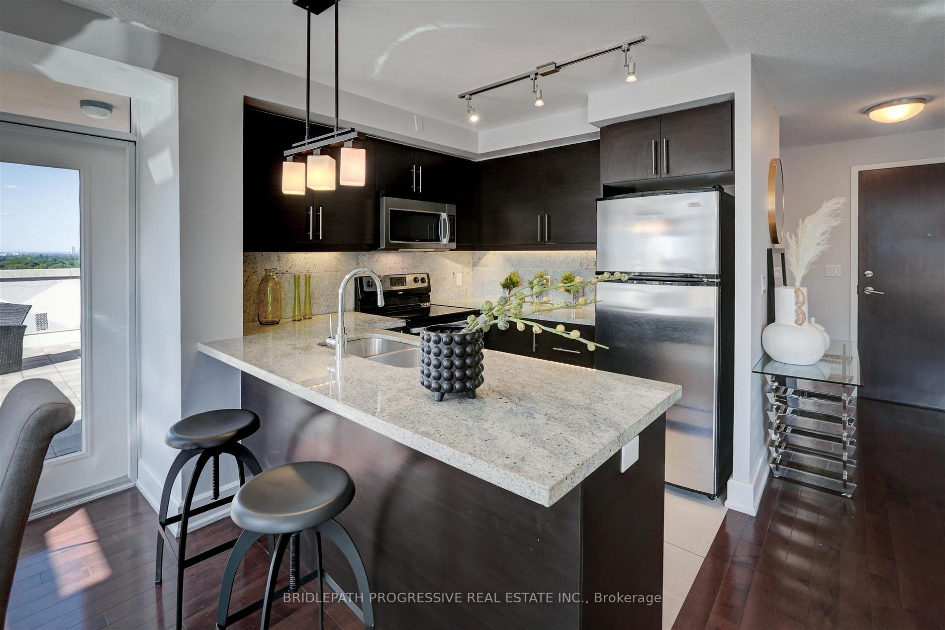 676 Sheppard Ave E, #707