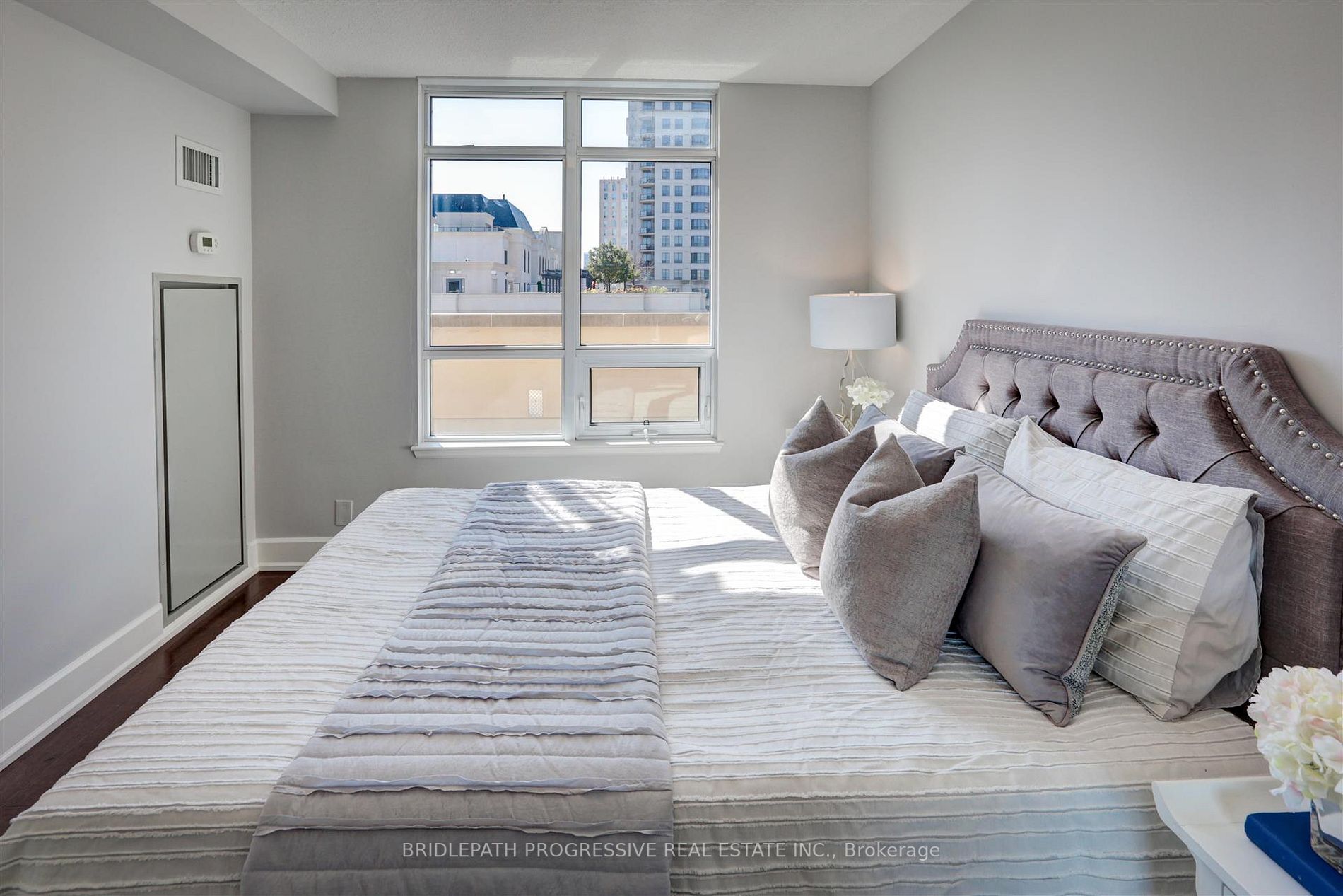 676 Sheppard Ave E, #707