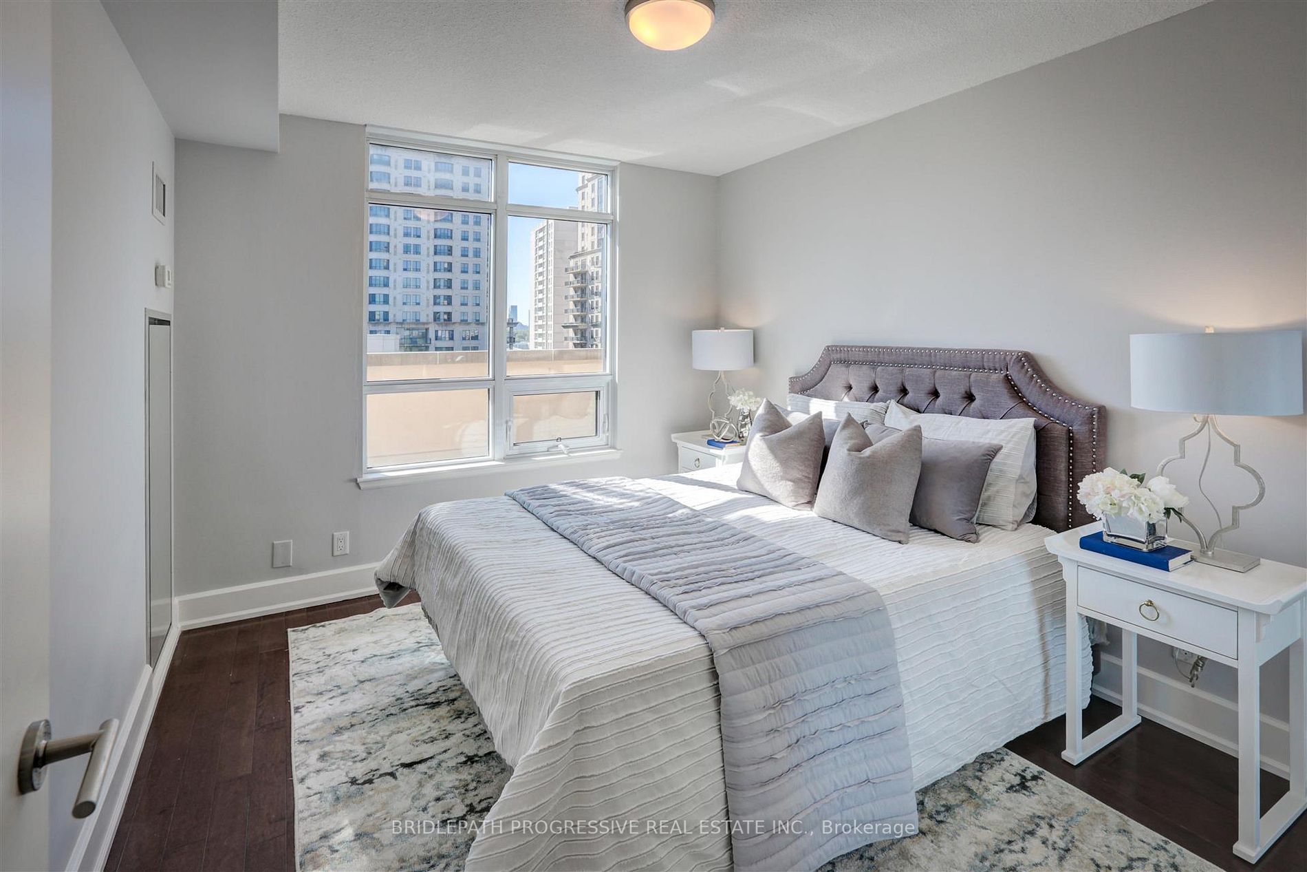 676 Sheppard Ave E, #707