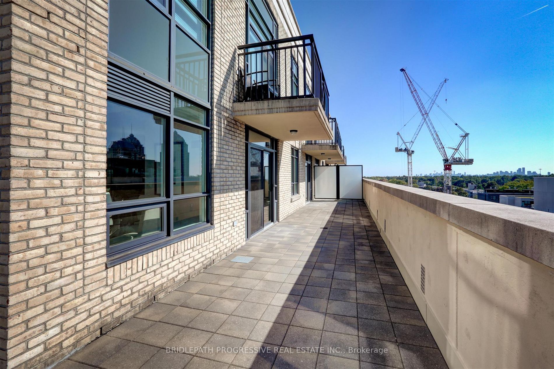 676 Sheppard Ave E, #707