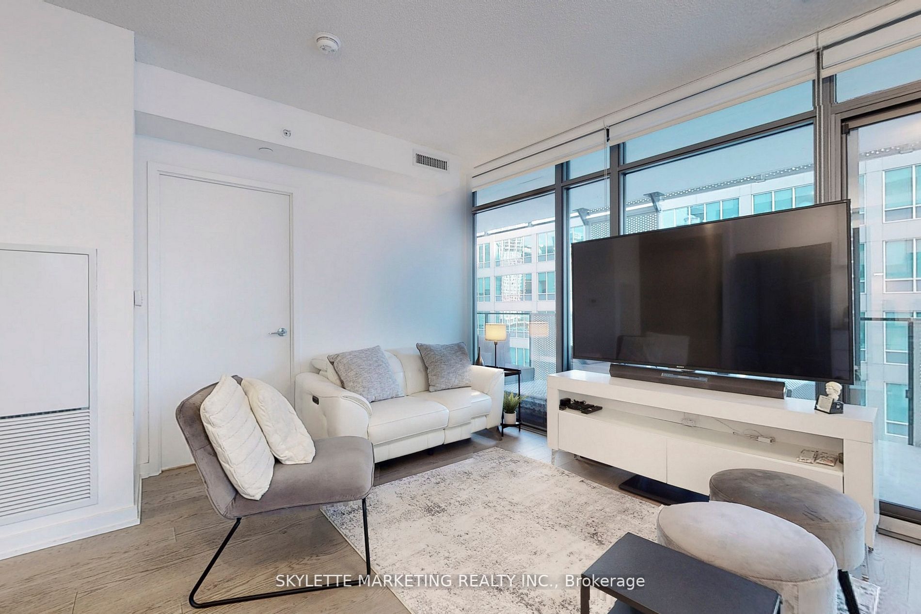 25 Richmond St E, #1105
