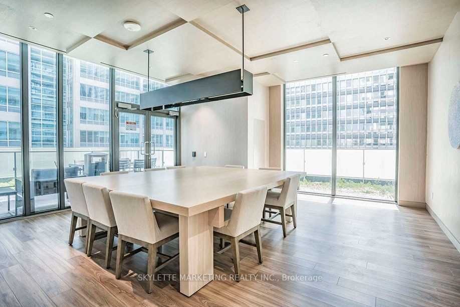 25 Richmond St E, #1105