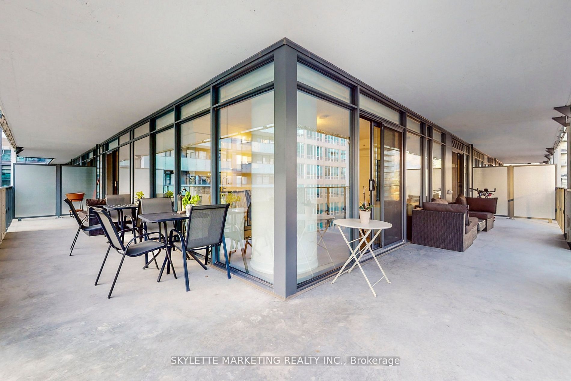 25 Richmond St E, #1105
