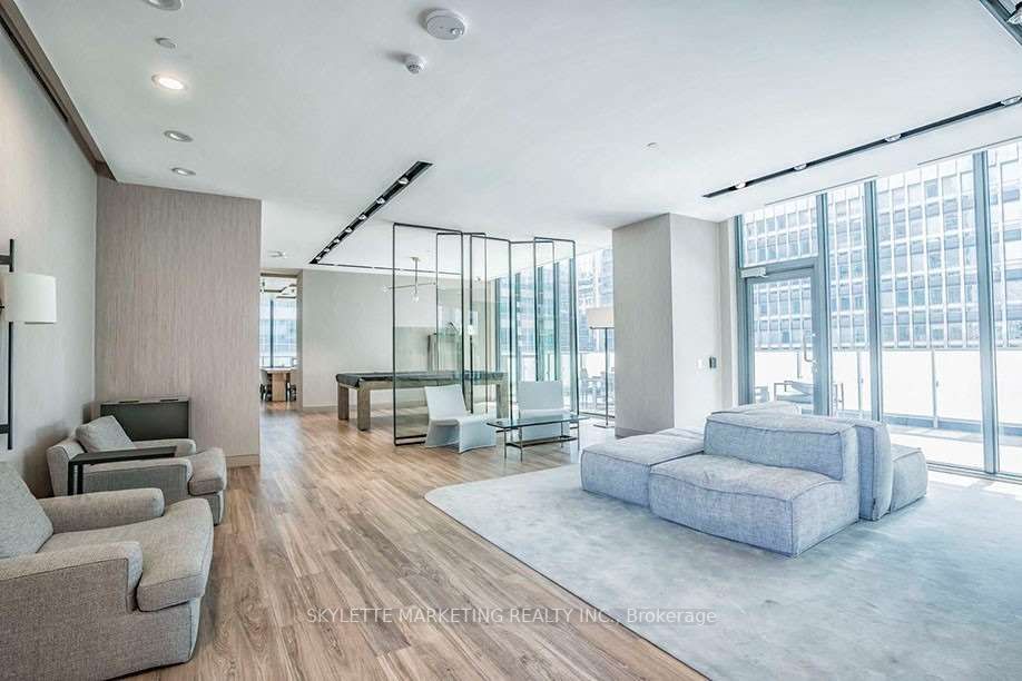 25 Richmond St E, #1105