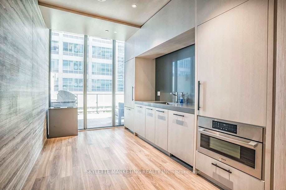 25 Richmond St E, #1105