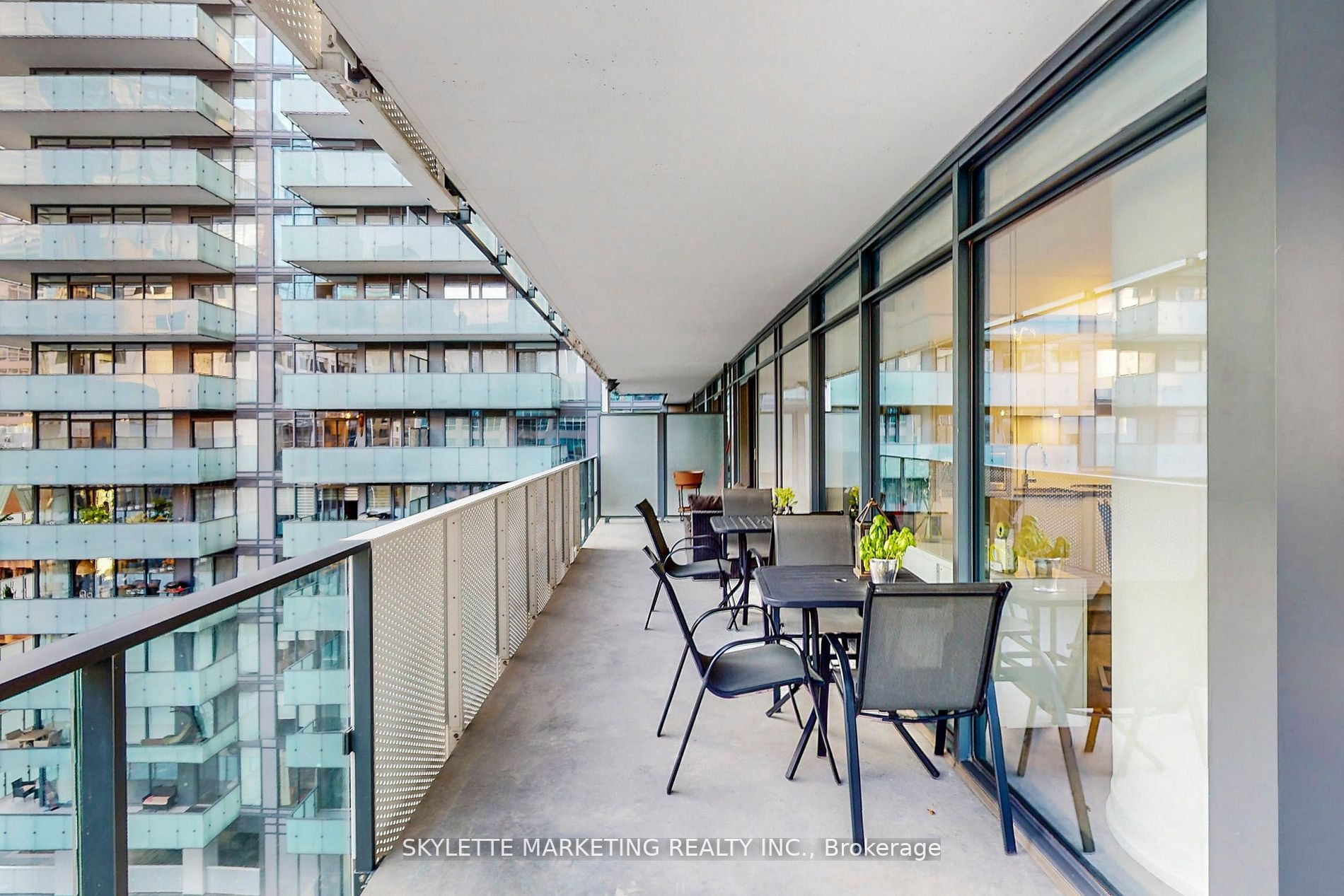 25 Richmond St E, #1105