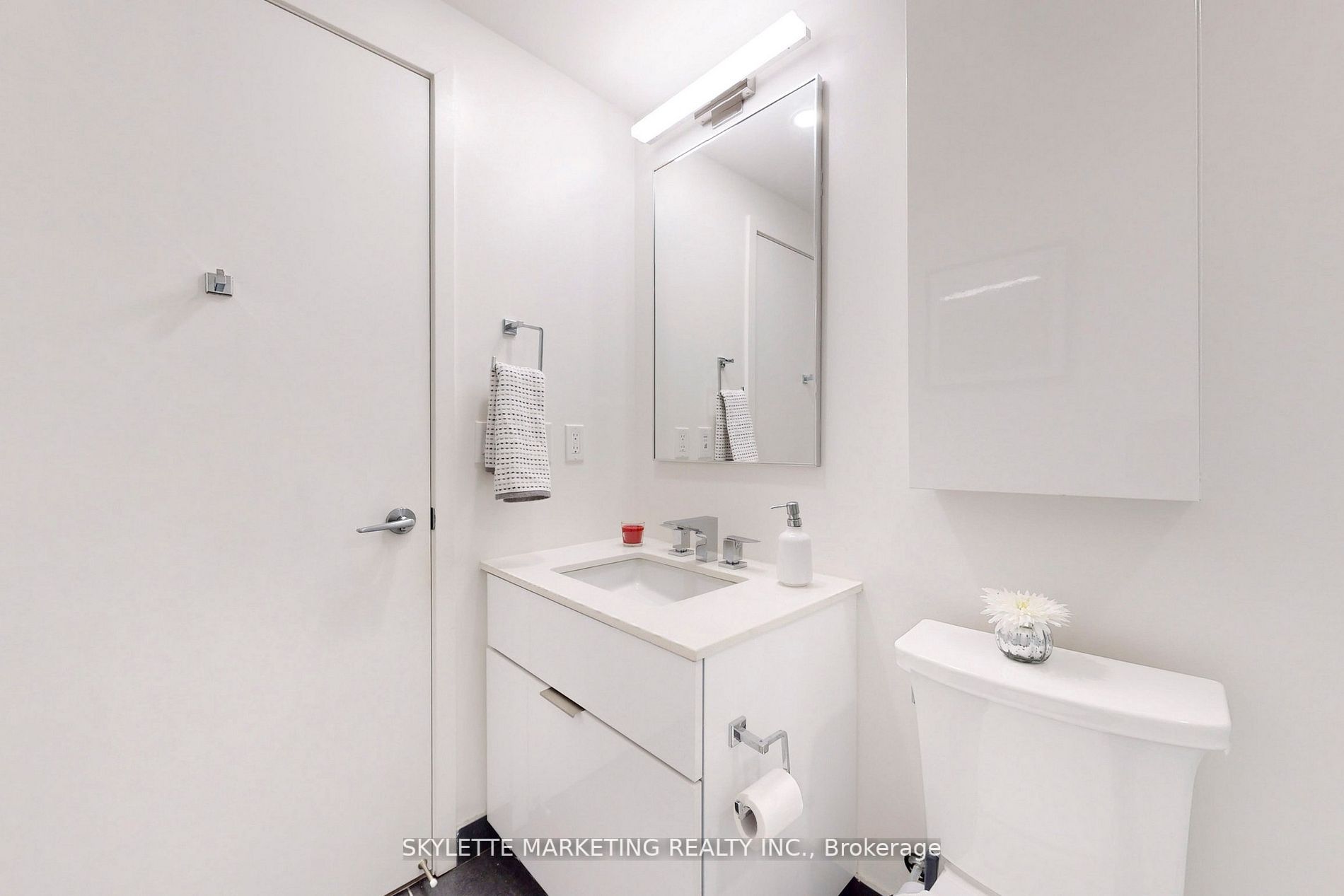 25 Richmond St E, #1105