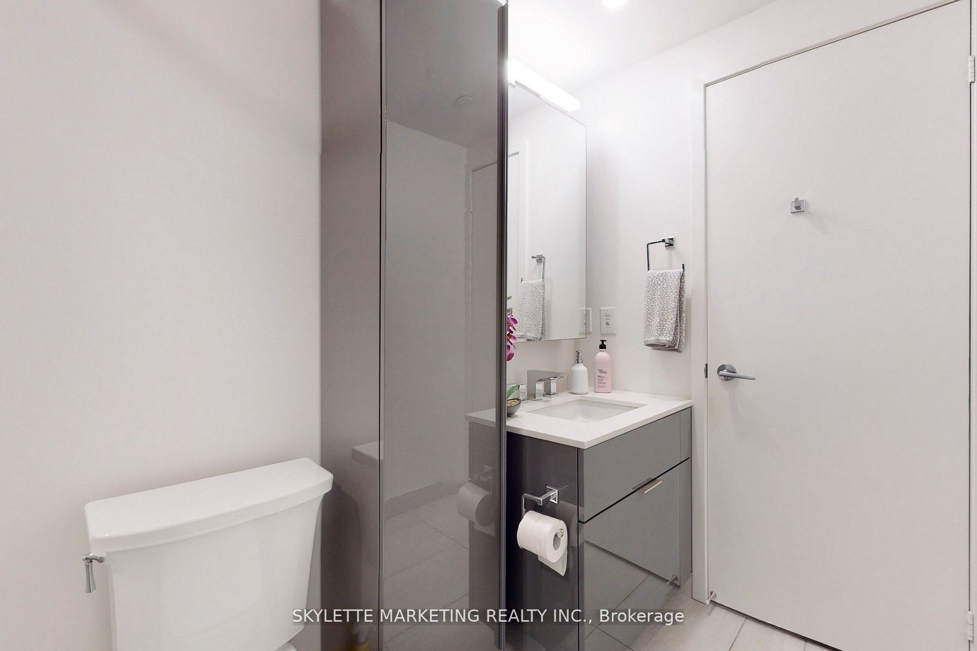 25 Richmond St E, #1105