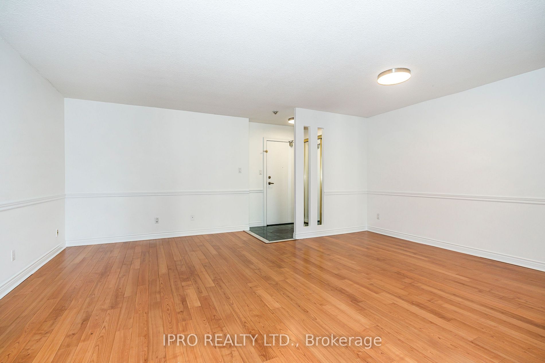633 Bay St, #2403