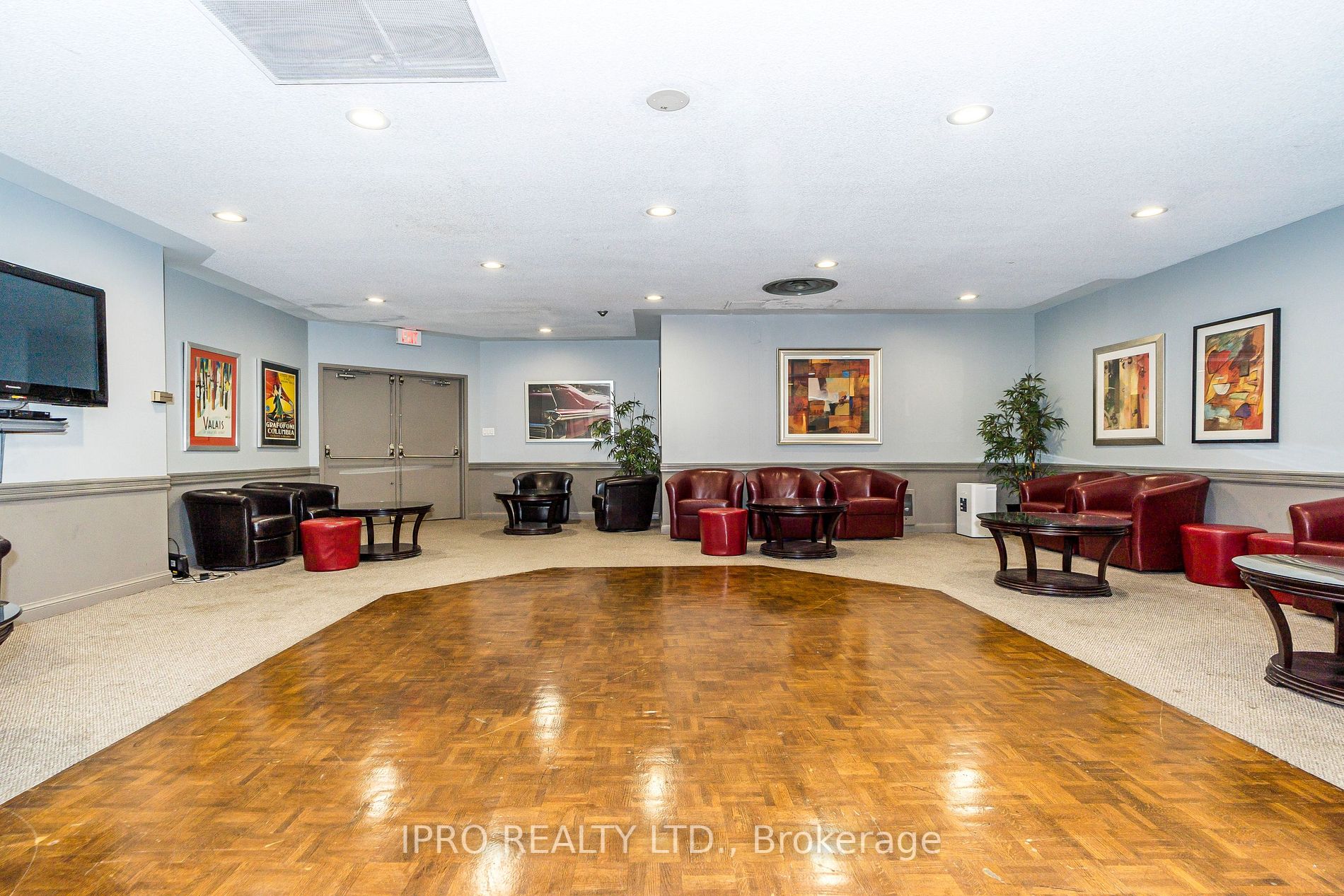 633 Bay St, #2403