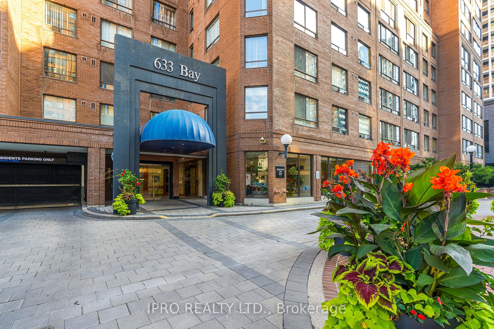633 Bay St, #2403