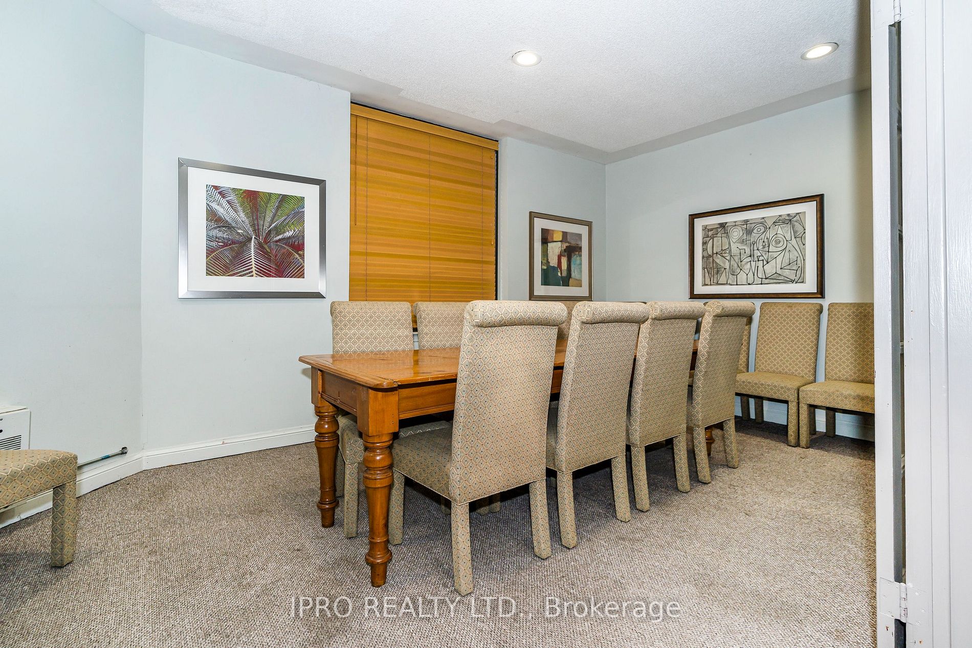 633 Bay St, #2403