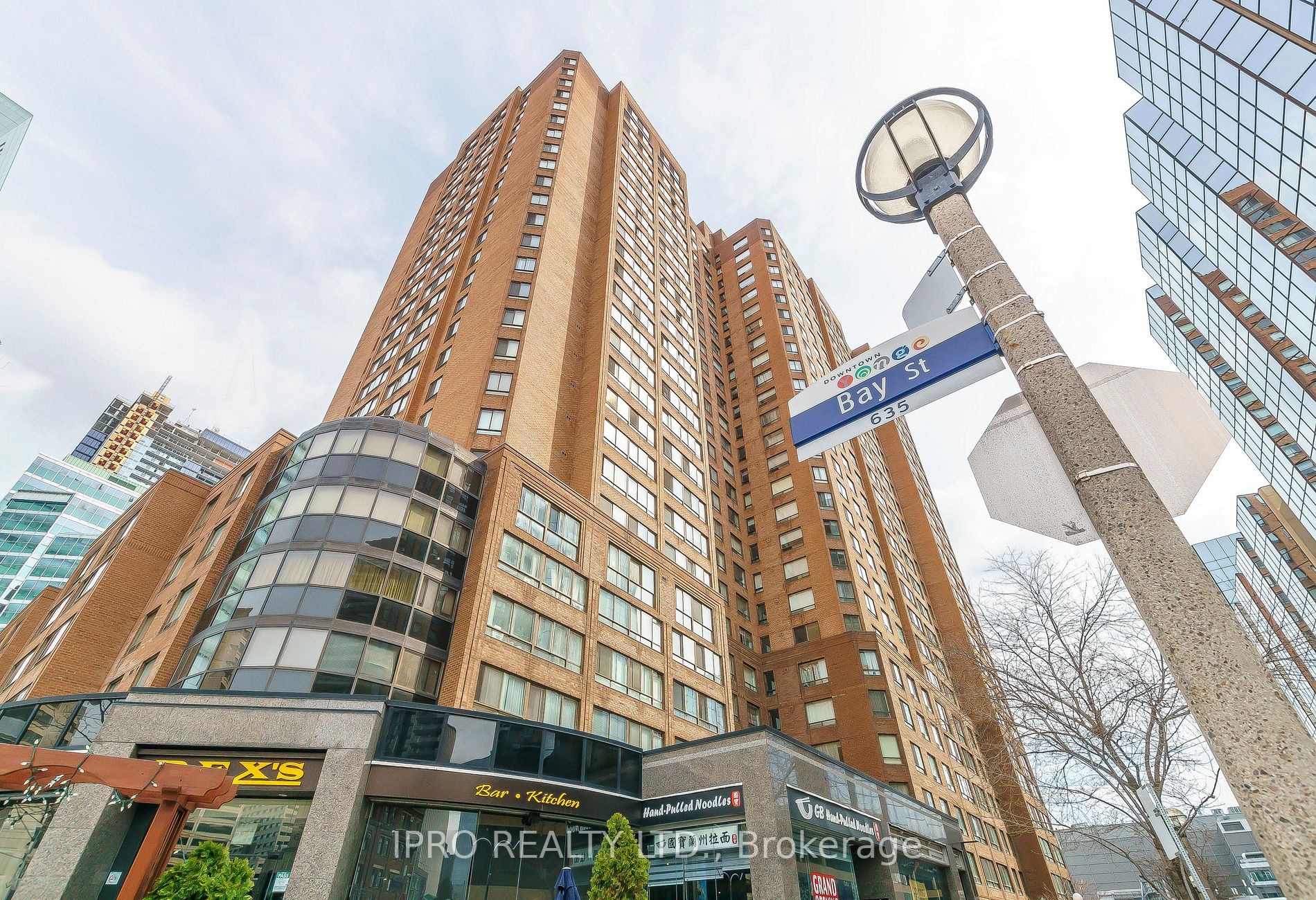 633 Bay St, #2403