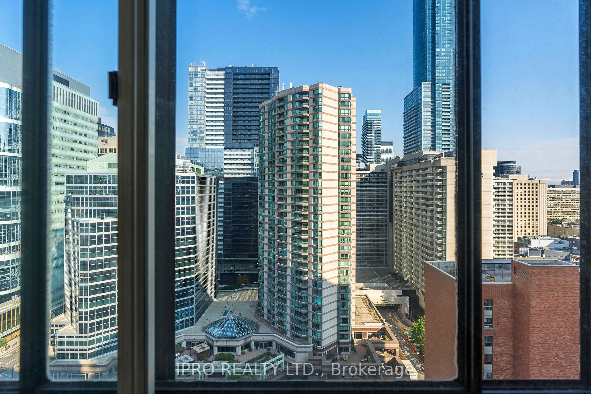633 Bay St, #2403