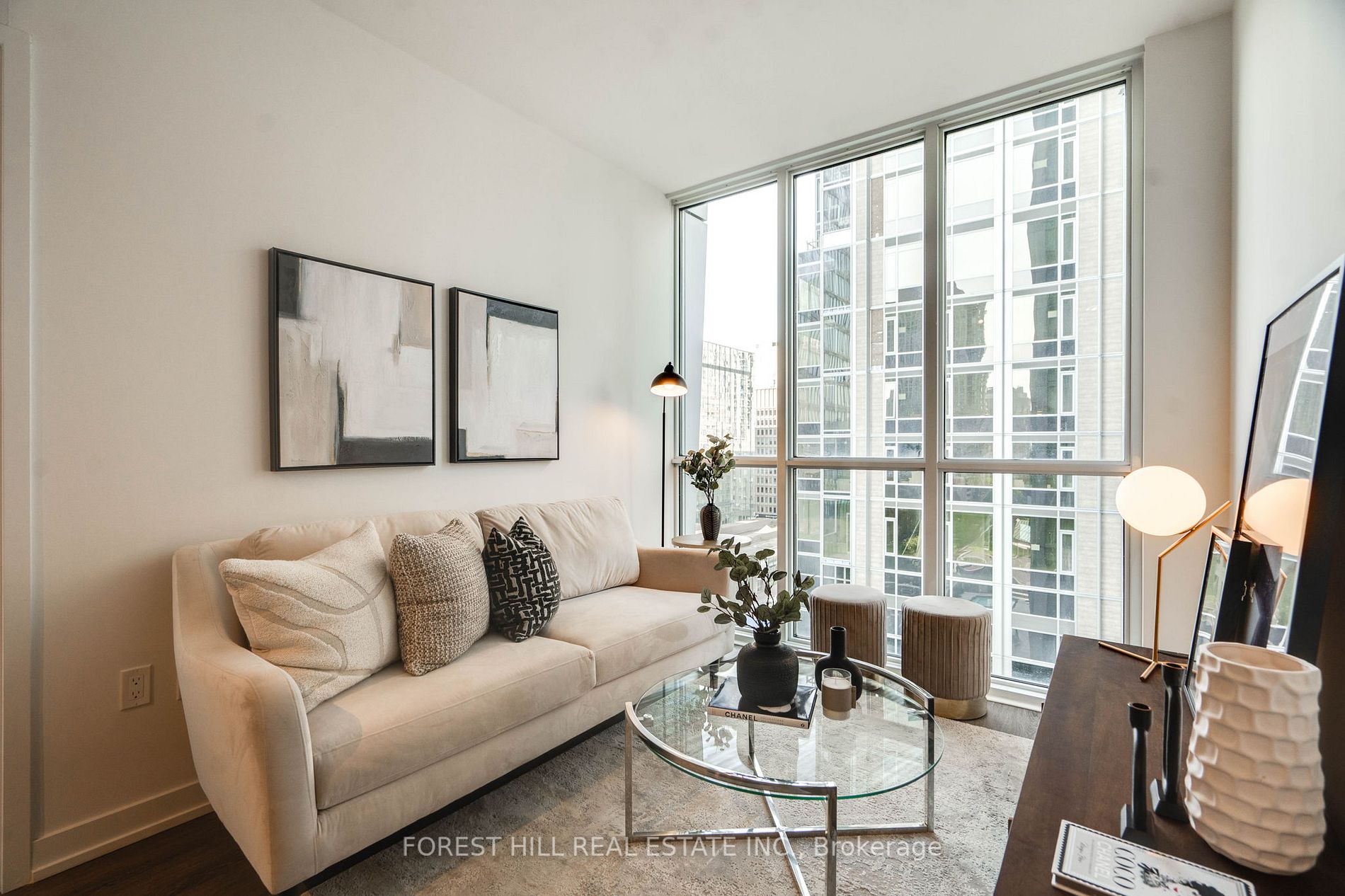1 Yorkville Ave, #802