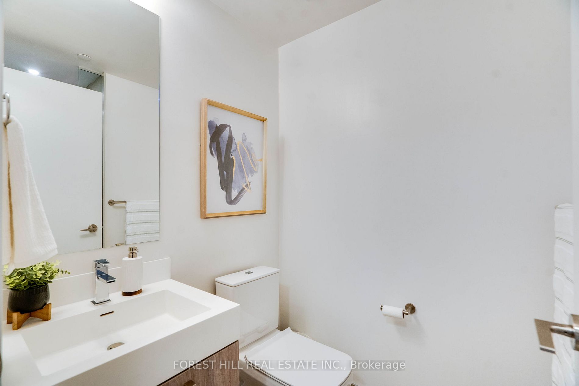 1 Yorkville Ave, #802