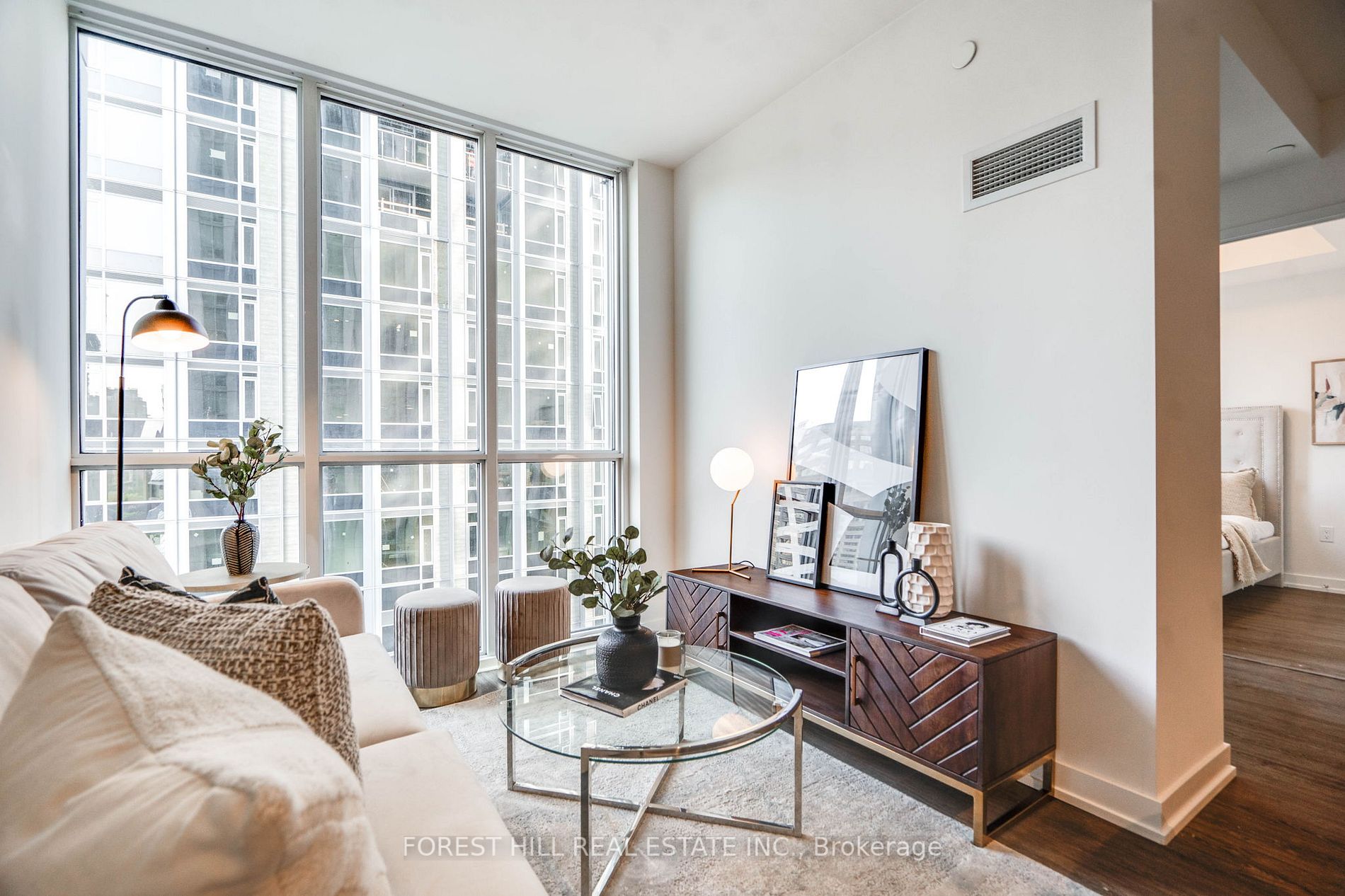 1 Yorkville Ave, #802