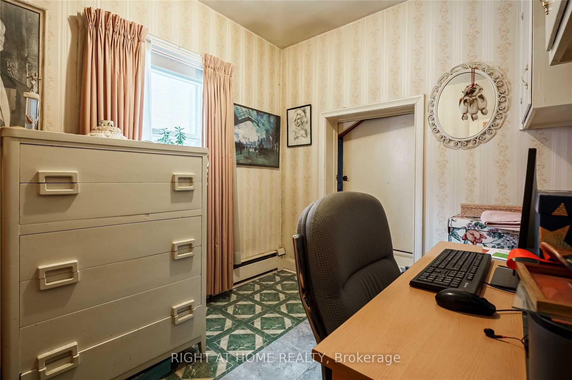 42 Gwendolen Cres