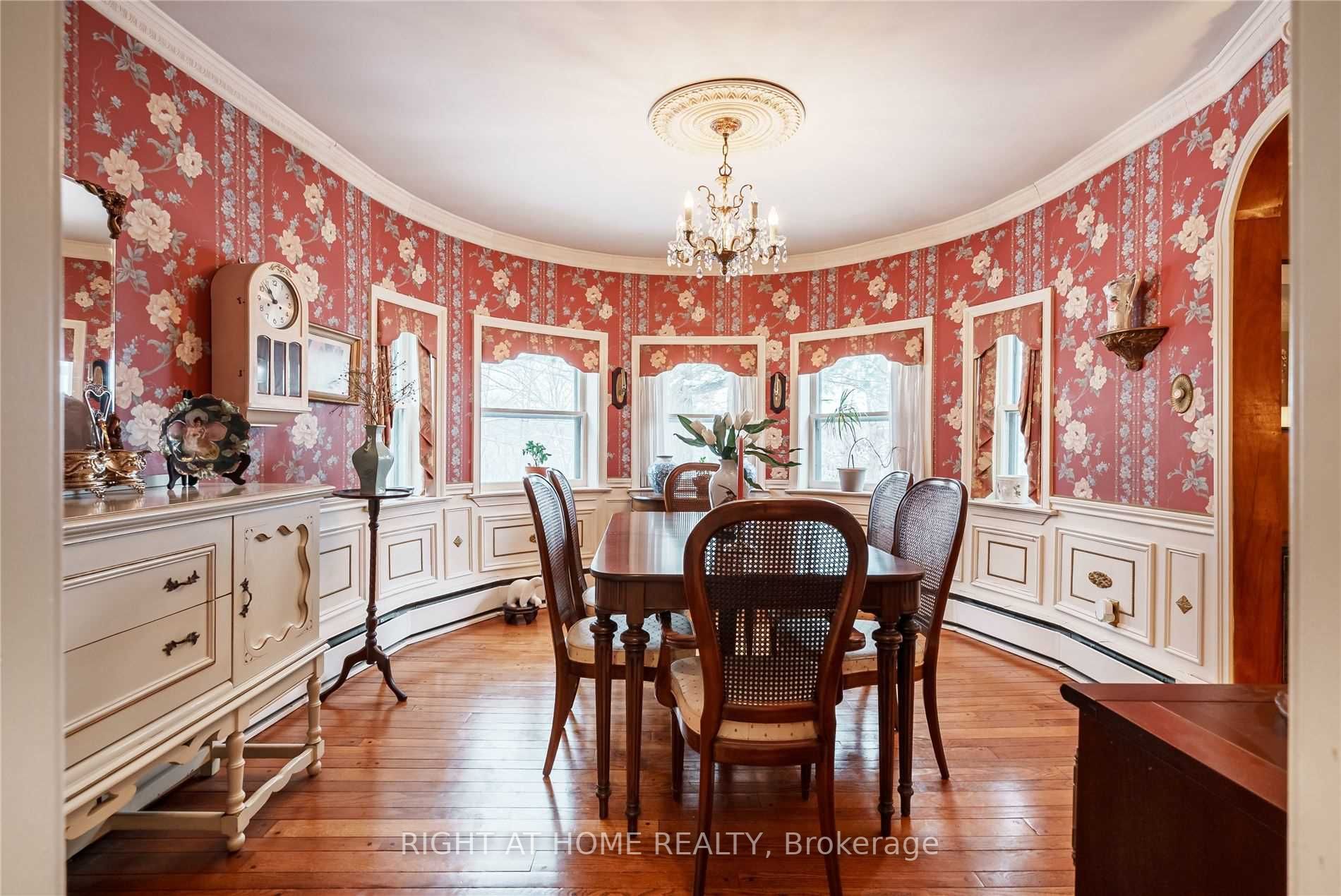 42 Gwendolen Cres