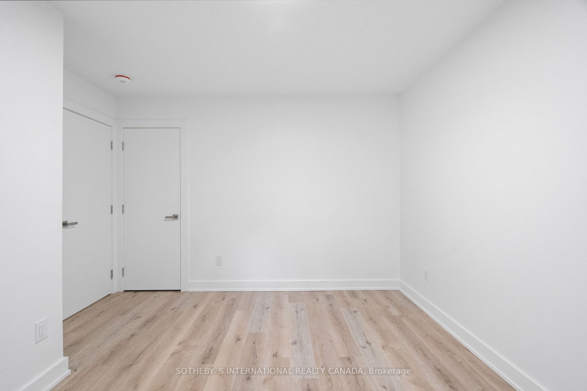 28 Strathgowan Ave, #Upper