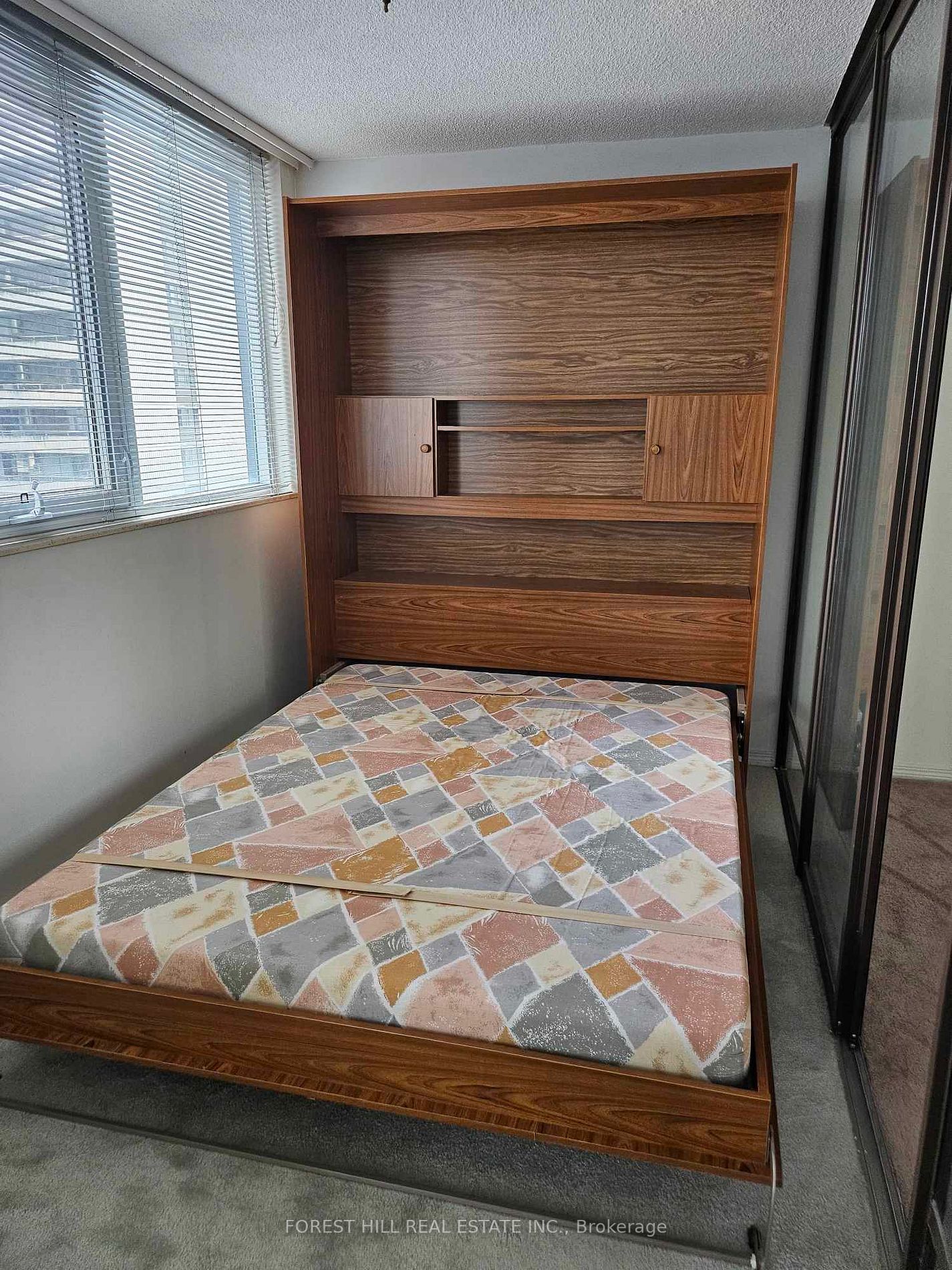 360 Bloor St E, #511
